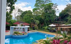 Hostal Cordillera Azul